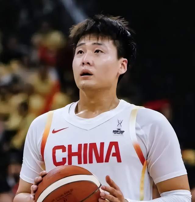 球盟会体育克拉克加公开赛穿球衣遭嘘仍抓鸟