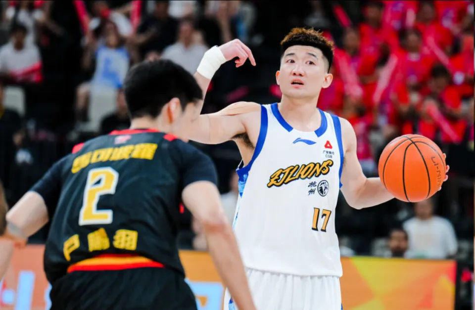 ESPN记者:湖人队内部人士暗示詹姆斯父子可能一起转投新球队
