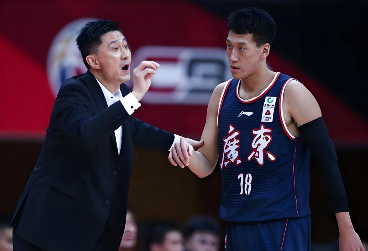 福克斯失误挨骂 称不受影响准备救赎