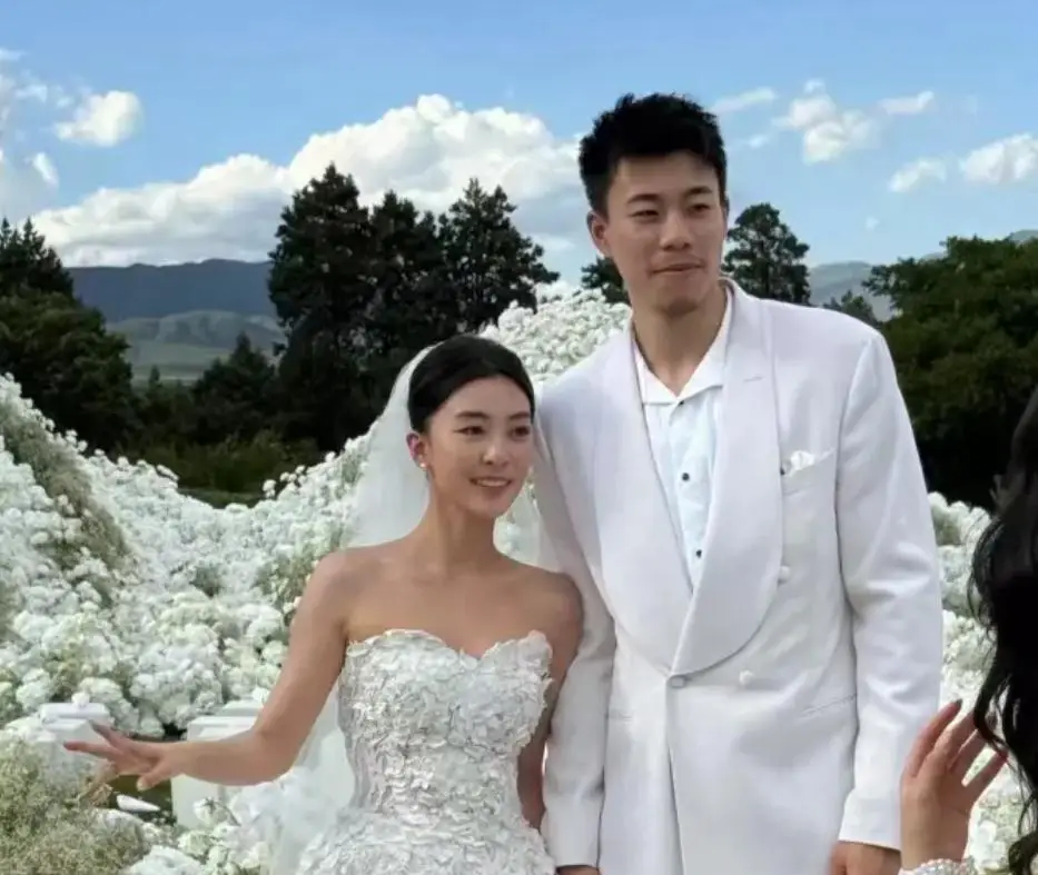 球盟会体育阿奴诺比补篮绝杀 尼克斯4