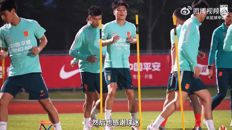 球盟会体育湖媒反对给里夫斯两亿:给他顶薪卢卡将无冠,去篮网拿1.785亿吧