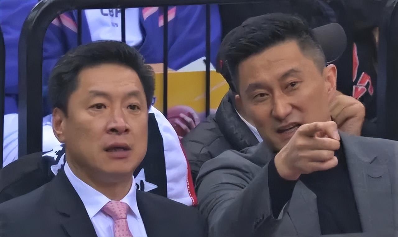 球盟会体育湖人终于开窍!欲3换1引进顶级内线,三巨头成雏形,詹姆斯尴尬
